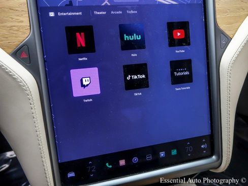 Used 2020 Tesla Model S Long Range Plus image 23