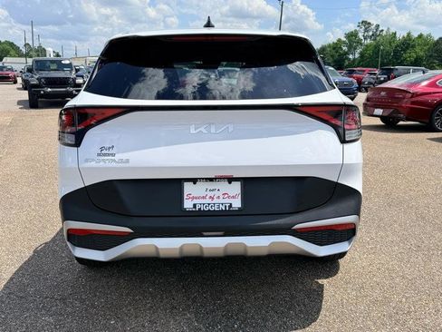 Used 2025 Kia Sportage EX FWD image 12