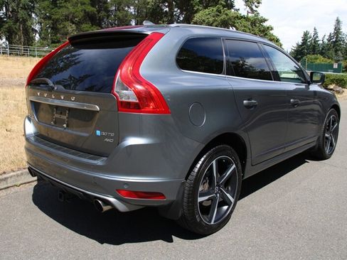 Used 2016 Volvo XC60 T6 R-Design Platinum w/ Climate Package AWD/4WD image 3