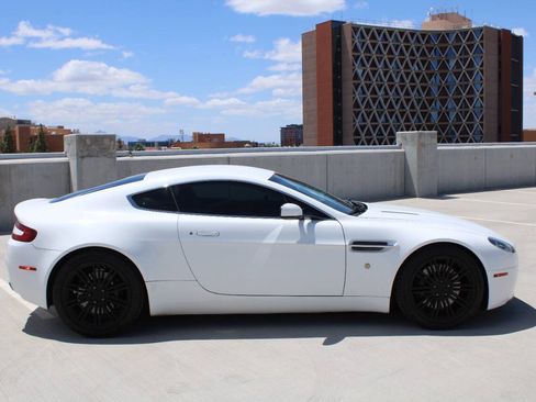 Used 2008 Aston Martin V8 Vantage Coupe RWD image 2