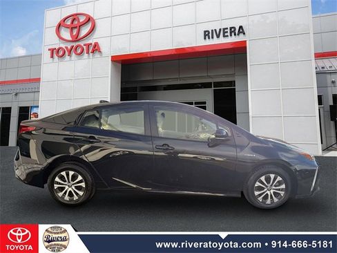 Used 2021 Toyota Prius XLE image 4
