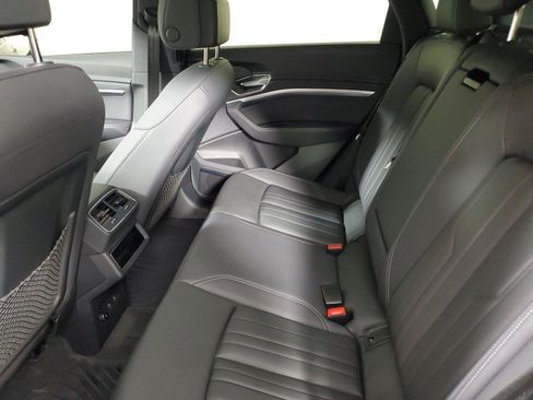 Used 2023 Audi e-tron Premium Plus w/ Premium Plus Package AWD/4WD image 9