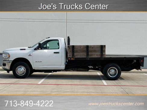 Used 2020 RAM 3500 Tradesman w/ Chrome Appearance Group RWD image 3
