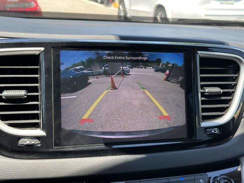 Used 2023 Chrysler Pacifica Touring-L FWD image 30