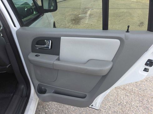 Used 2006 Ford Expedition XLT image 19