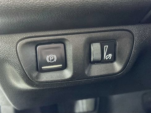 Used 2017 GMC Acadia Denali w/ Technology Package AWD/4WD image 23