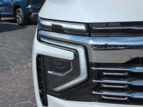 New 2026 Chevrolet Suburban Premier RWD image 10