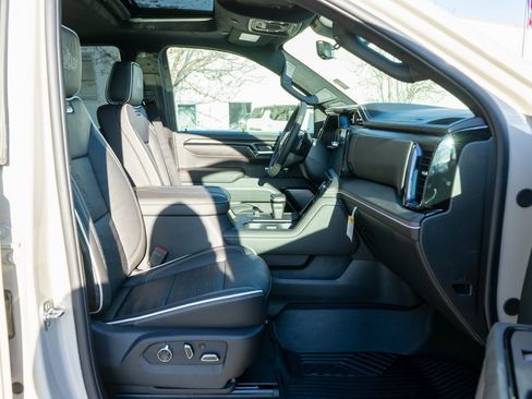 New 2026 GMC Sierra 1500 AT4X w/ AT4X AEV Edition image 10