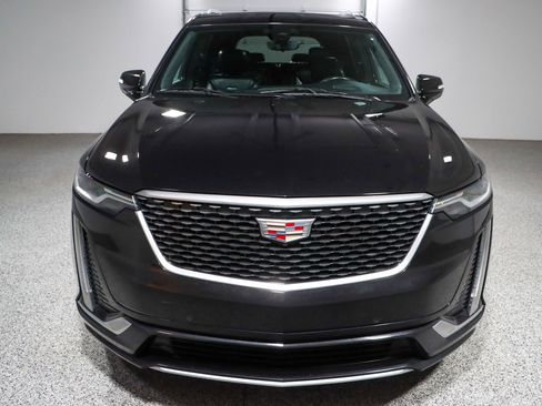 Used 2022 Cadillac XT6 Premium Luxury image 4