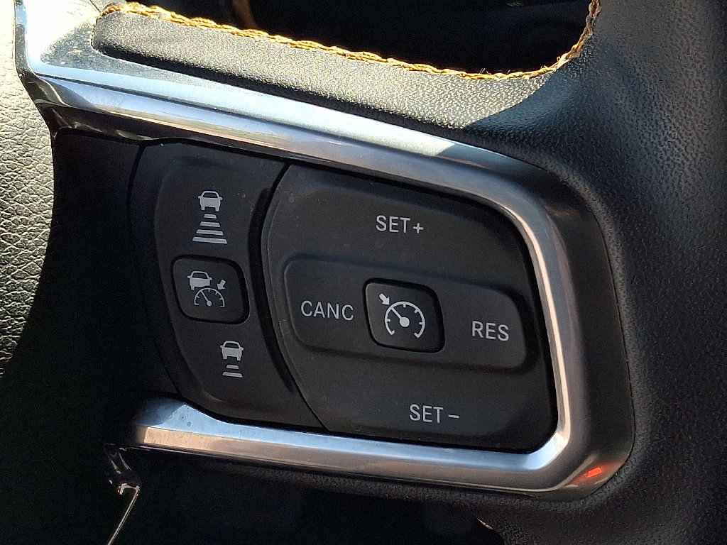 Used 2024 Jeep Wrangler Unlimited Sahara w/ Technology Group AWD/4WD image 23