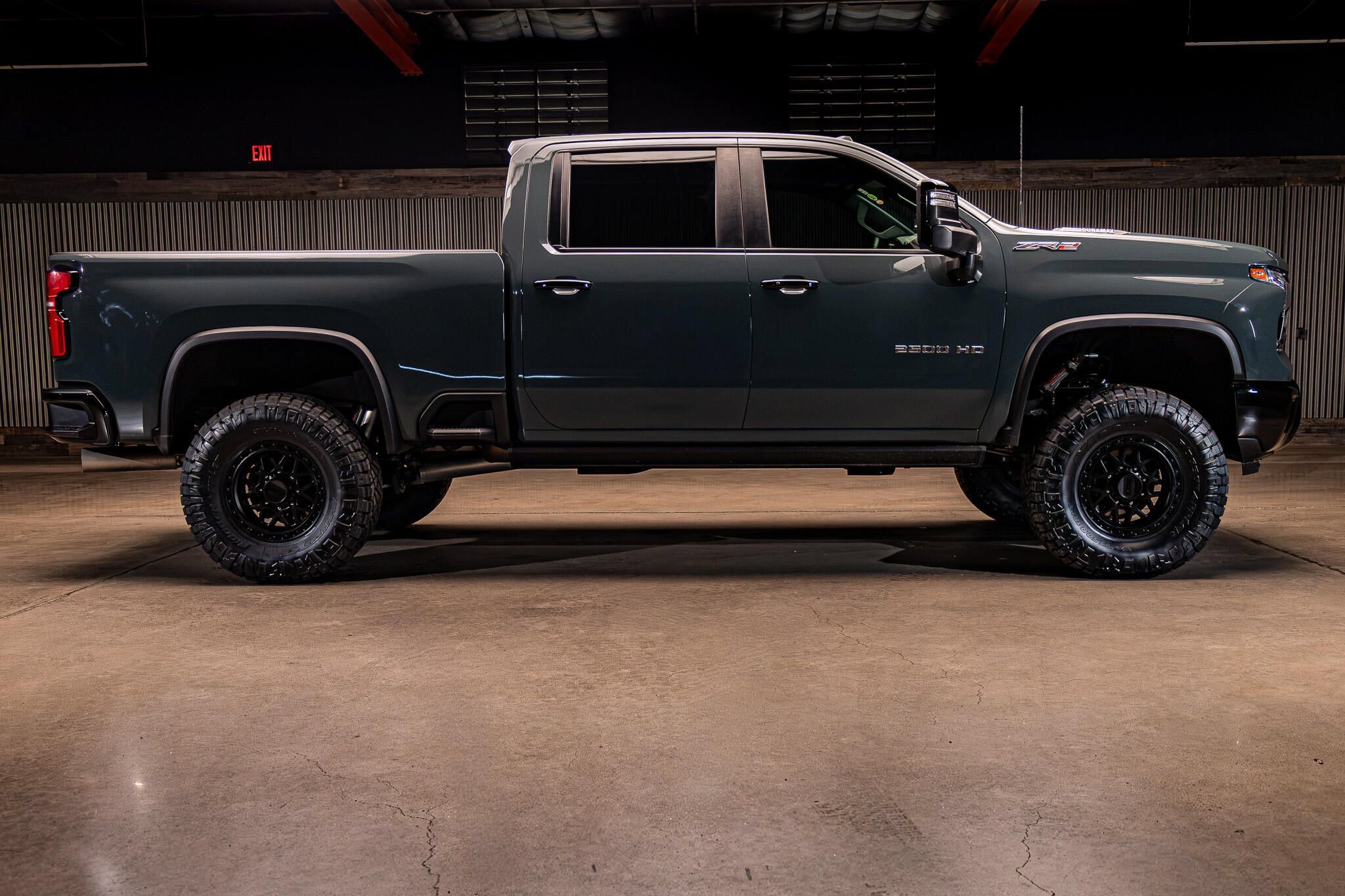 Used 2025 Chevrolet Silverado 2500 ZR2 w/ Technology Package AWD/4WD image 11