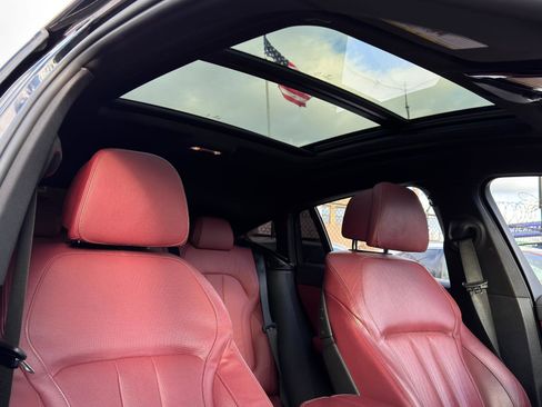 Used 2022 BMW X6 xDrive40i w/ M Sport Package image 27