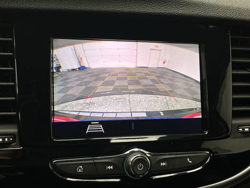 Certified 2022 Buick Encore Preferred w/ Safety Package image 5