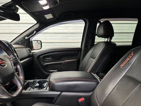 Used 2021 Nissan Titan PRO-4X w/ Pro-4x Convenience Package image 18