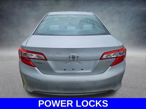 Used 2012 Toyota Camry LE FWD image 6