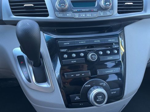 Used 2011 Honda Odyssey EX-L image 17