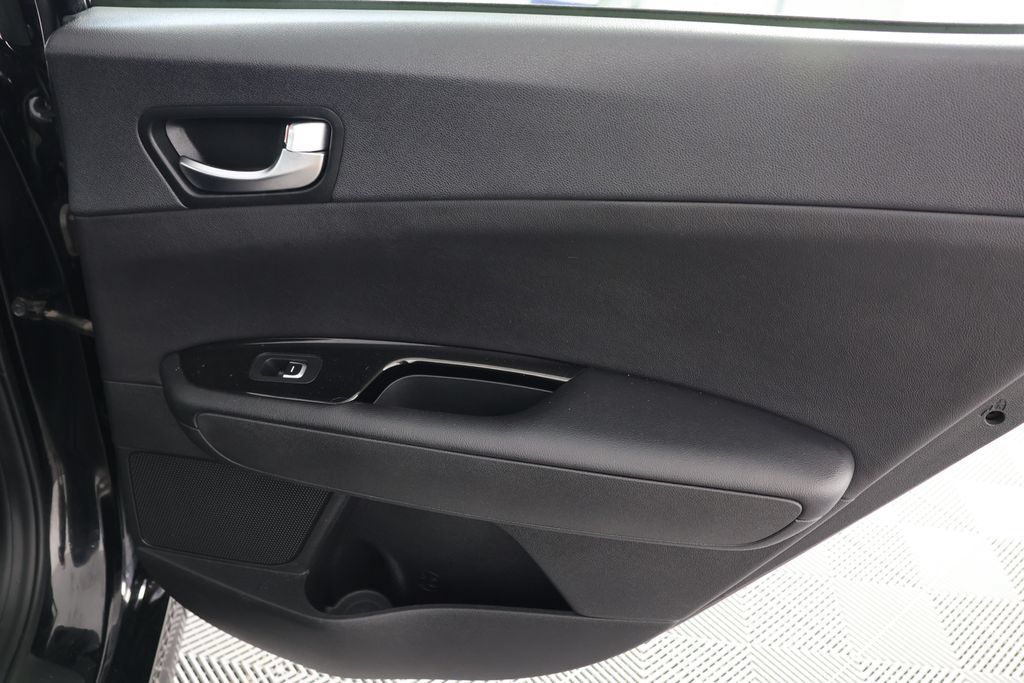Used 2020 Kia Optima SX FWD image 28