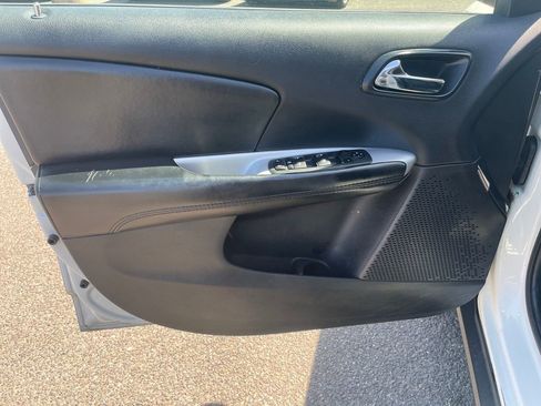 Used 2018 Dodge Journey SE w/ Blacktop Package FWD image 13