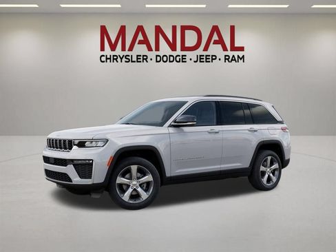 New 2026 Jeep Grand Cherokee Limited RWD image 2
