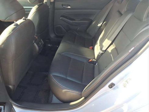 Used 2023 Nissan Altima 2.0 SR FWD image 14