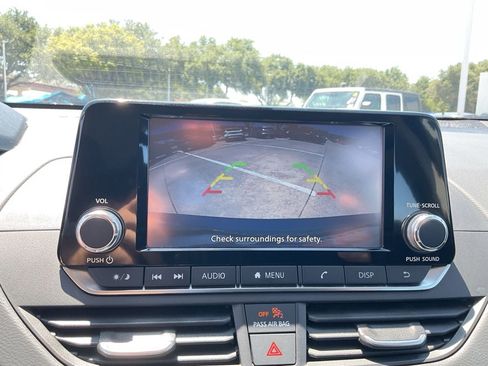 Used 2024 Nissan Altima 2.5 S FWD image 28
