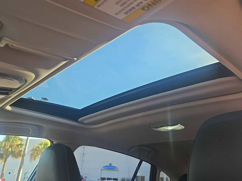 Used 2019 Subaru Crosstrek 2.0i Limited w/ Moonroof Package w/Navigation image 16