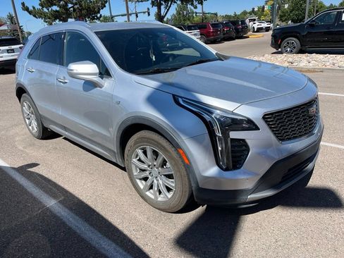 Used 2022 Cadillac XT4 Premium Luxury w/ Safety Alert Package FWD image 2