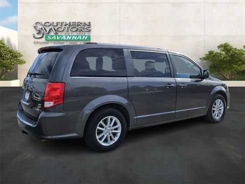 Used 2019 Dodge Grand Caravan SXT image 5