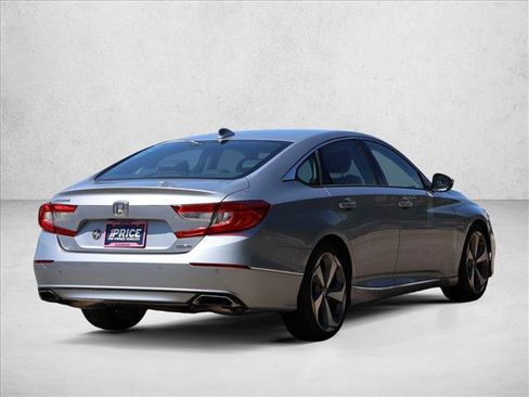 Used 2018 Honda Accord Touring image 5