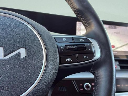 Used 2025 Kia Sportage EX image 28