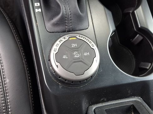 Used 2025 Ford Bronco Outer Banks AWD/4WD image 24