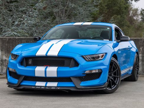 Used 2017 Ford Mustang Shelby GT350 image 1