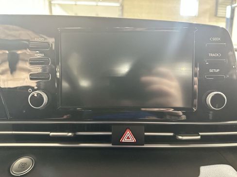 Used 2022 Hyundai Elantra SEL w/ Convenience Package image 12