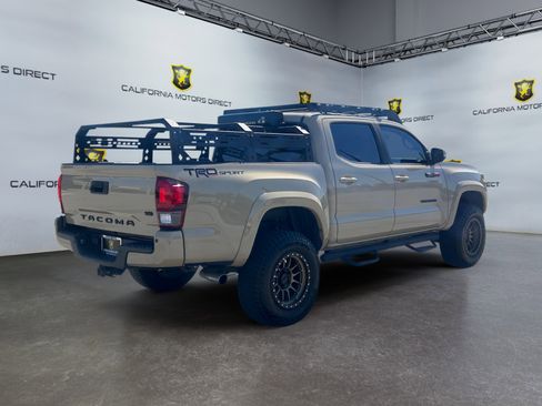Used 2019 Toyota Tacoma TRD Sport w/ Technology Package image 5