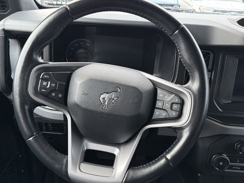 Used 2023 Ford Bronco Black Diamond w/ Sasquatch Package image 11