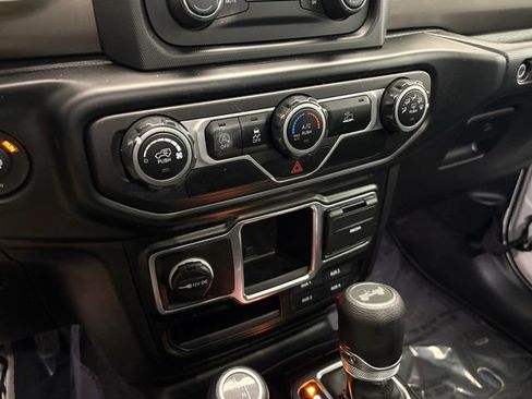Used 2021 Jeep Wrangler Unlimited Sport AWD/4WD image 18