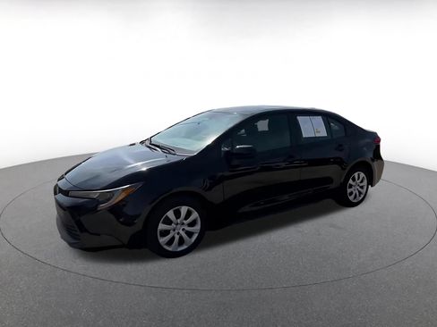 Used 2025 Toyota Corolla LE FWD image 7