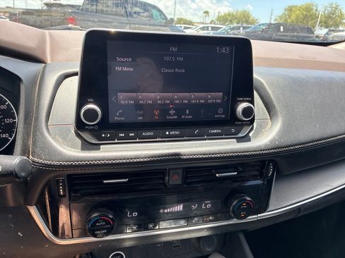Used 2021 Nissan Rogue SV FWD image 12
