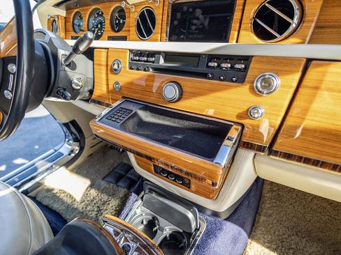 Used 2010 Rolls-Royce Phantom Drophead Coupe RWD image 51