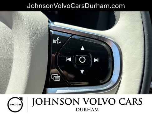 Used 2023 Volvo XC60 B5 Ultimate w/ Protection Package Premier AWD/4WD image 18