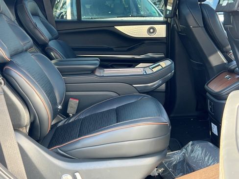New 2025 Lincoln Navigator Black Label image 11