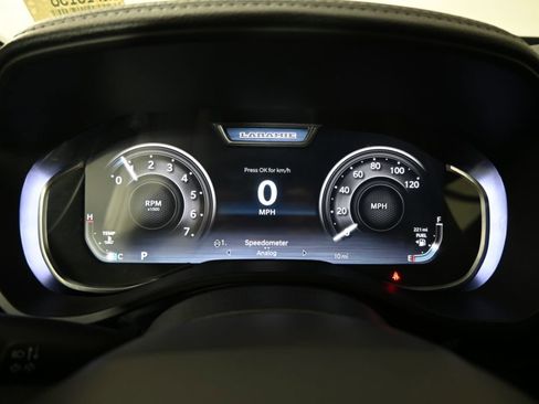 Used 2025 RAM 1500 Laramie AWD/4WD image 26