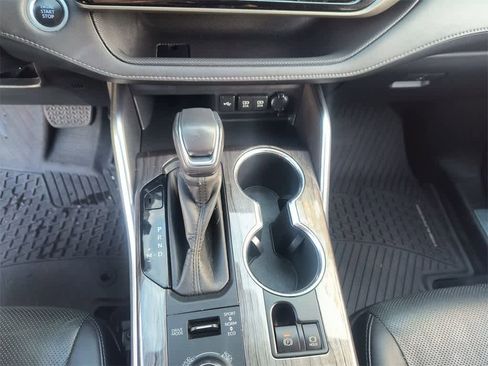 Used 2020 Toyota Highlander Limited image 20