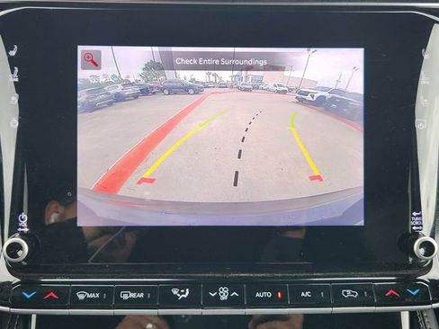 Used 2024 Jeep Wagoneer Series II w/ Flexible Seating Group image 14