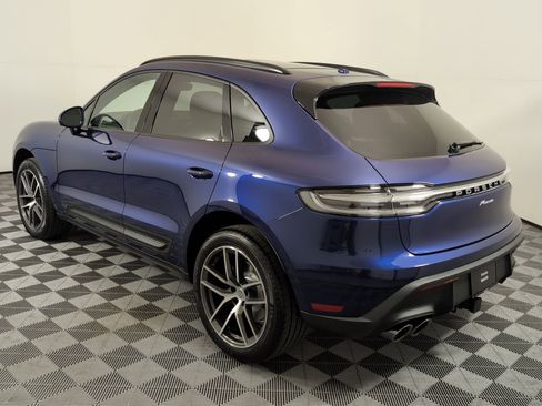 Certified 2025 Porsche Macan AWD/4WD image 3