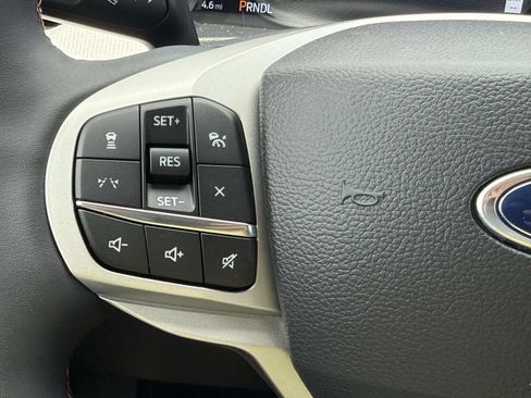 New 2026 Ford Explorer Active RWD image 19