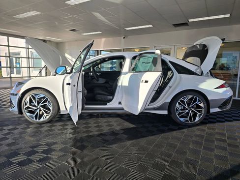 New 2025 Hyundai Ioniq 6 SEL image 16