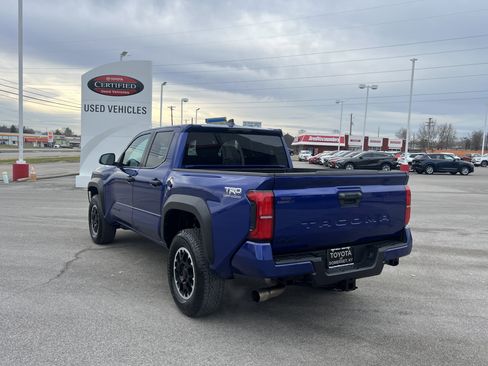 Used 2024 Toyota Tacoma TRD Off-Road image 12