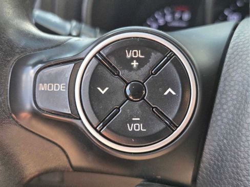 Used 2016 Kia Soul + FWD image 32
