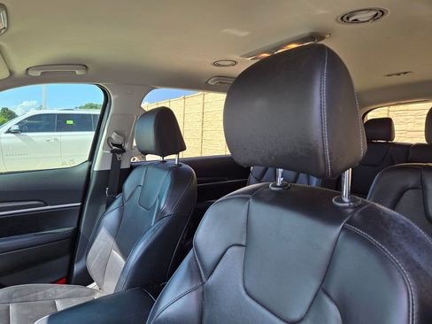 Used 2023 Kia Telluride S FWD image 7